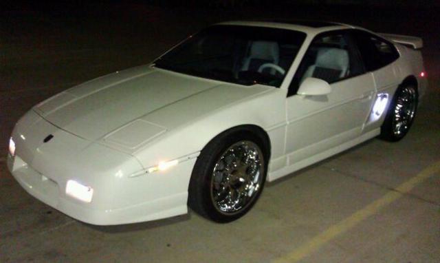 Classic 1988 Pontiac Fiero GT, custom Fiero Gt, pontiac fiero 1988 Pontiac Fiero 2 door gt