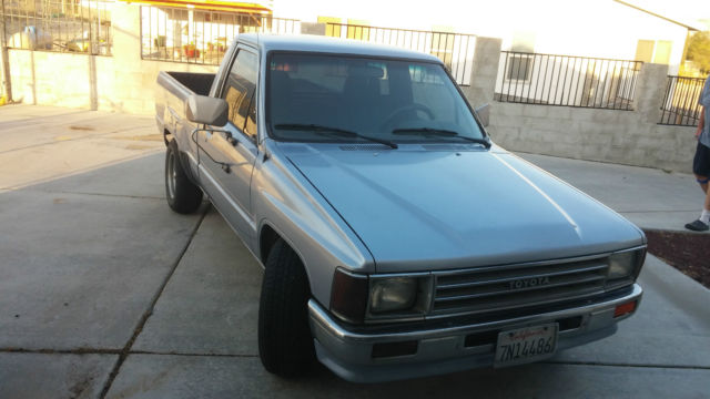 1988 Toyota  SINGLE CAB 1/2 TRUCK SINGEL CAB