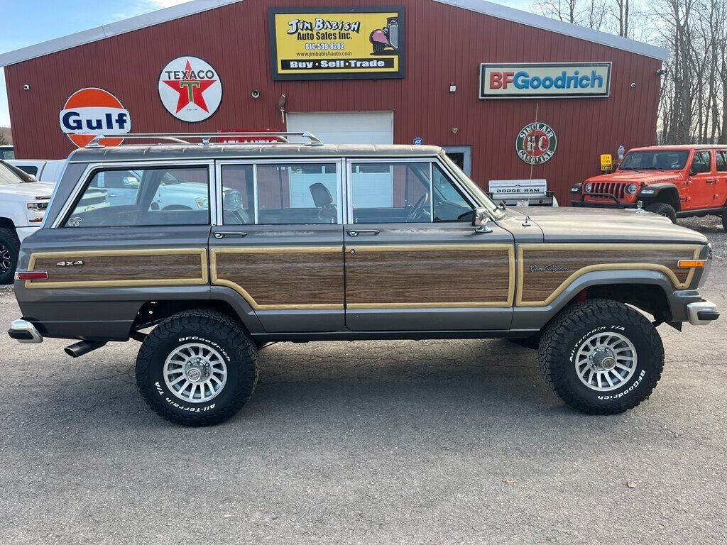 1989 Jeep Grand Wagoneer Lifted Rust Free Waggy - photo 3