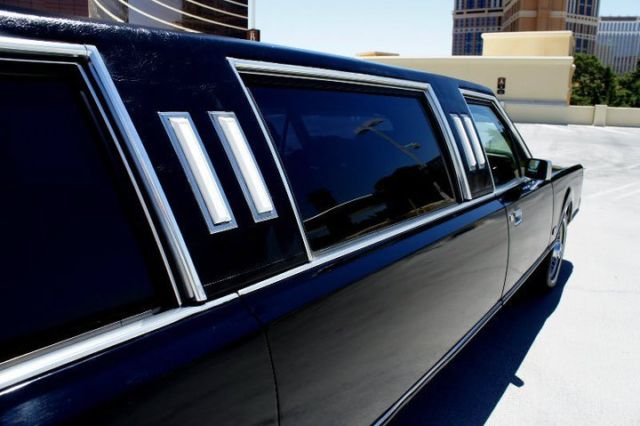 1989 Lincoln Town Car - photo 11