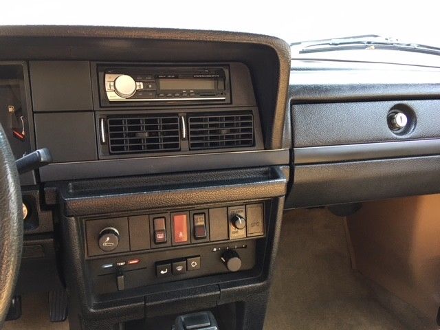 1990 Volvo 240 - photo 11