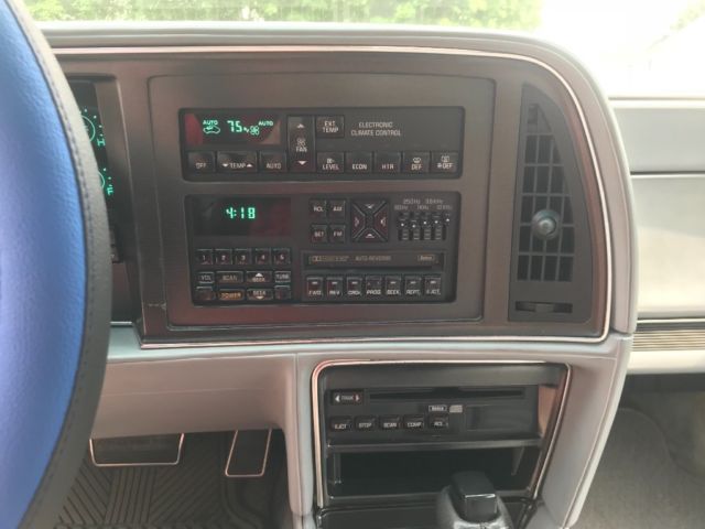 1991 Buick Reatta coupe - photo 9