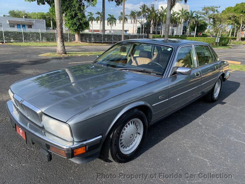 Classic 1991 Jaguar XJ6 4.0L Sovereign Automatic Low Miles Clean Carfax Sunroof 1991 Jaguar XJ6 Sovereign 4.0L Sedan