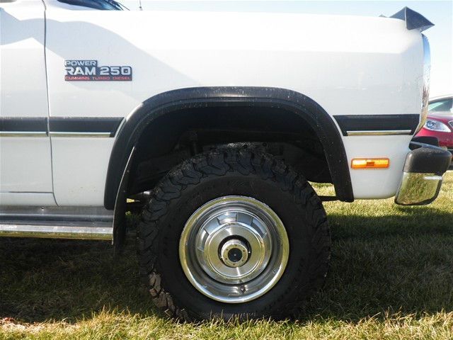 1991 Dodge Ram 2500 LE - photo 2
