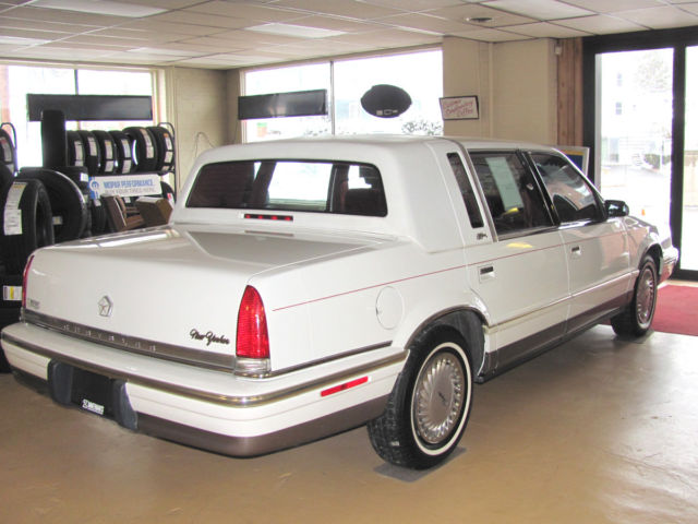 1992 Chrysler New Yorker 5th Avenue - photo 2