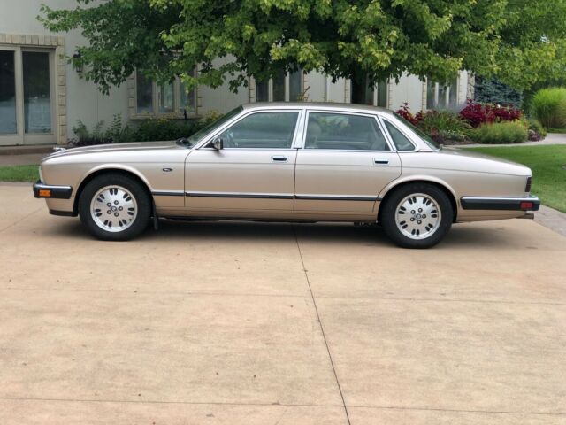 Classic 1994 Jaguar XJ6. 1994 Jaguar XJ6 Deluxe