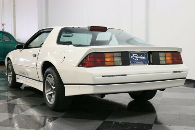 1986 Chevrolet Camaro IROC-Z - photo 11