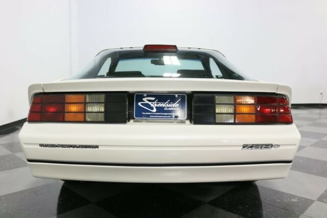 1986 Chevrolet Camaro IROC-Z - photo 12