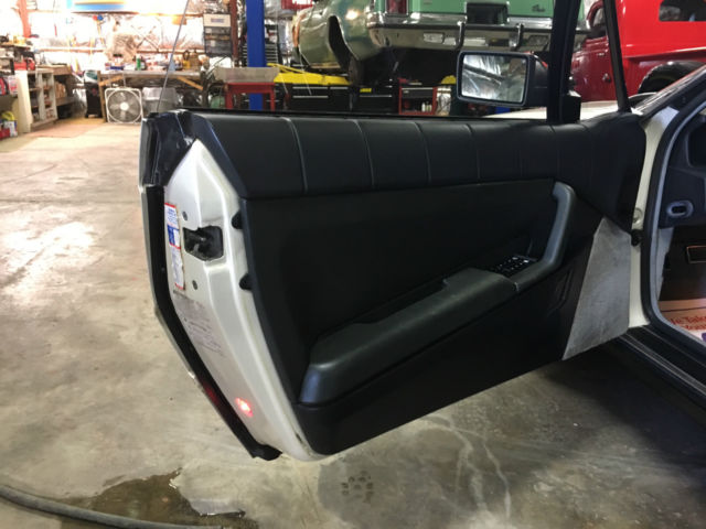 1989 Cadillac Allante Base Convertible 2-Door - photo 3