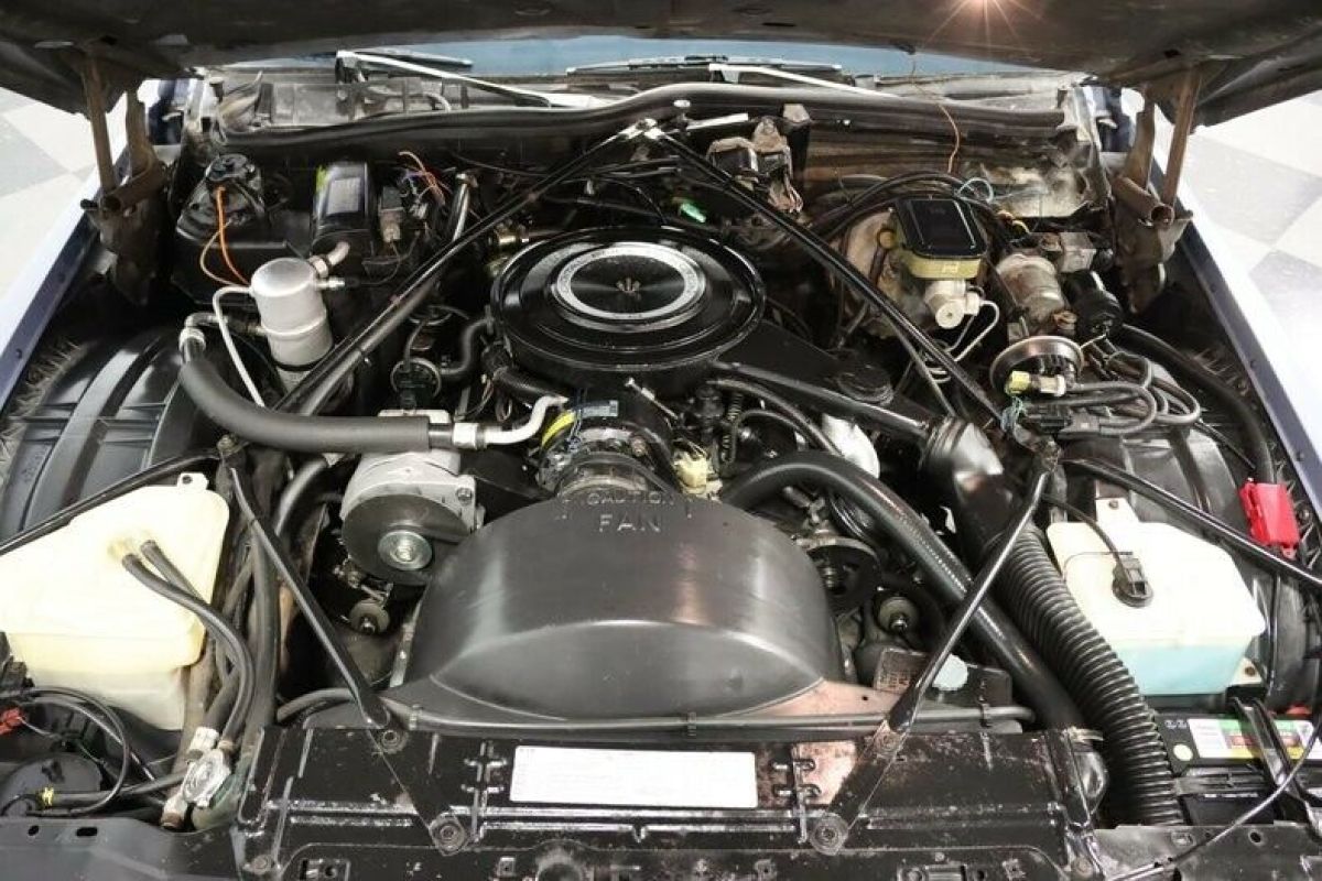 1984 Cadillac Fleetwood Brougham - photo 4