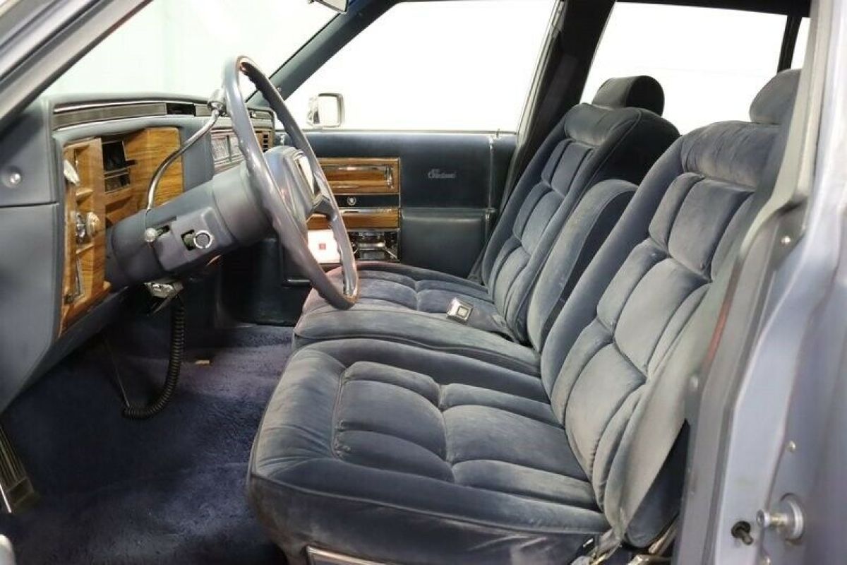 1984 Cadillac Fleetwood Brougham - photo 5