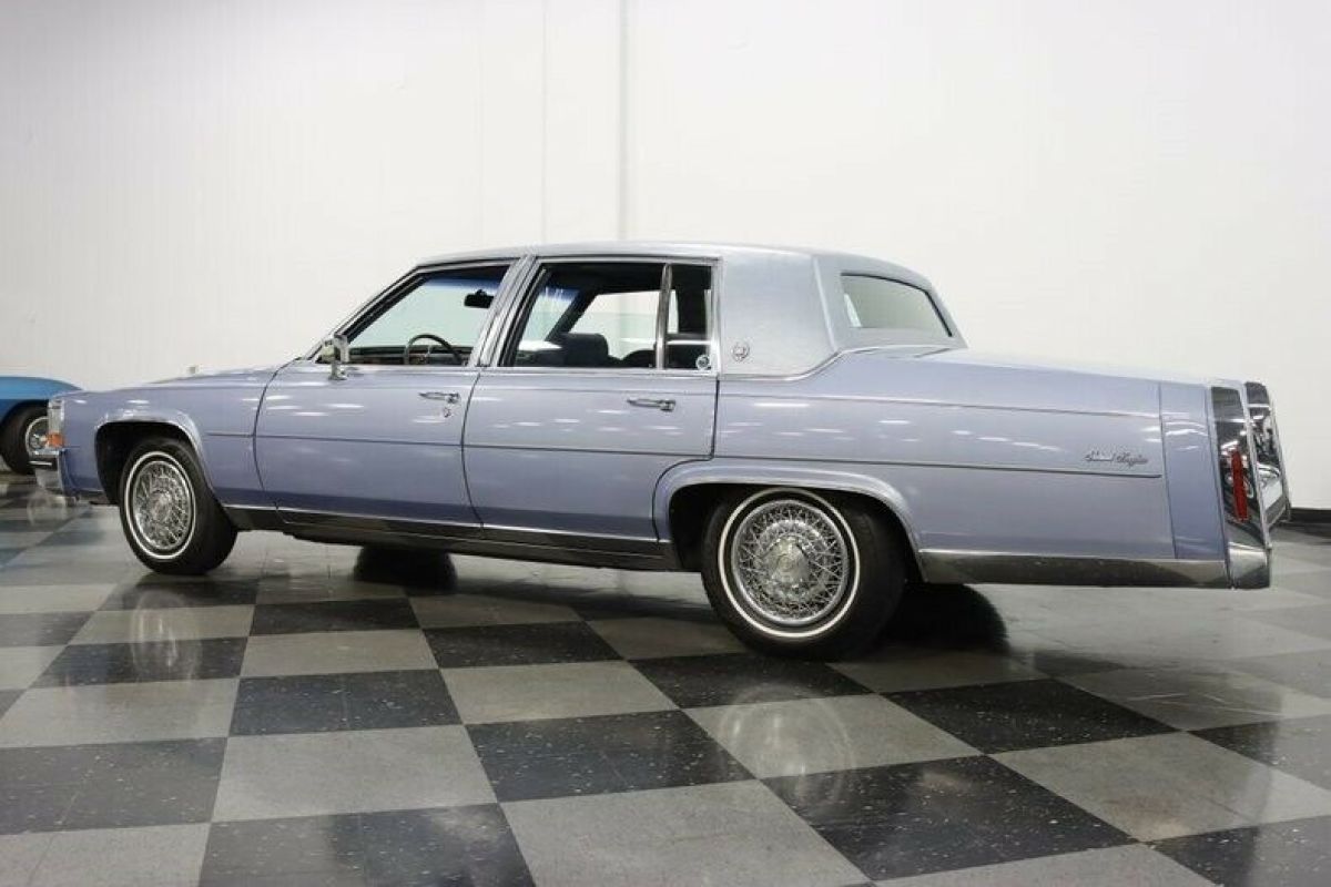 1984 Cadillac Fleetwood Brougham - photo 9
