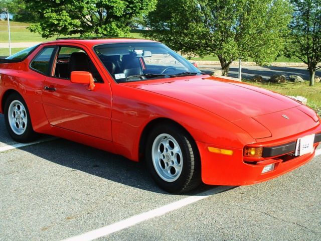 1985 Porsche 944 - photo 2
