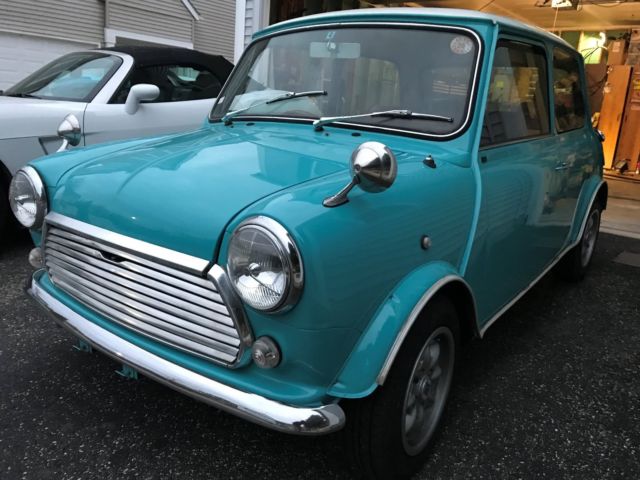 Classic Austin Mini Cooper 1987 4 Speed manual with A/C 1987 Mini Classic Mini