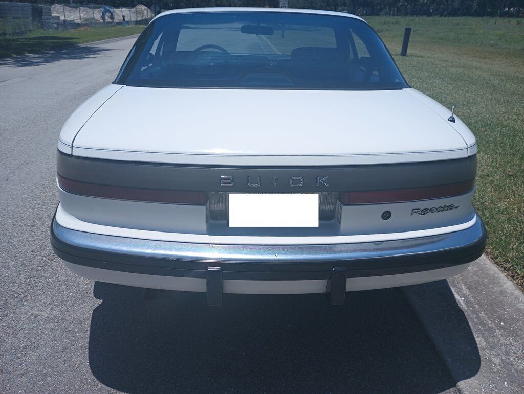 1990 Buick Reatta Near Mint Vintage White 2 door Coupe - photo 9