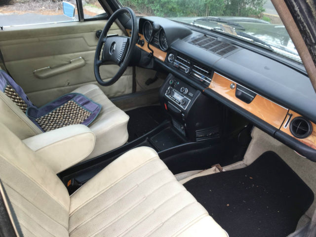 1973 Mercedes-Benz 200-Series - photo 8
