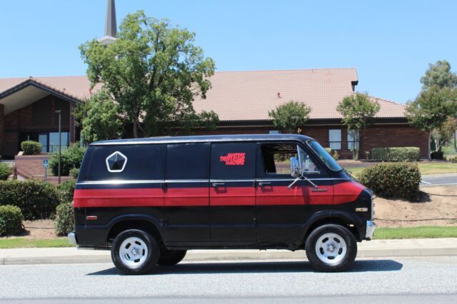 1976 Dodge B200 TRADESMAN B200 V8 SHORTY - photo 4