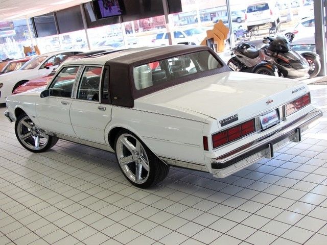 1987 Chevrolet Caprice Classic Brougham LS Sound System Custom Interior 22's - photo 5