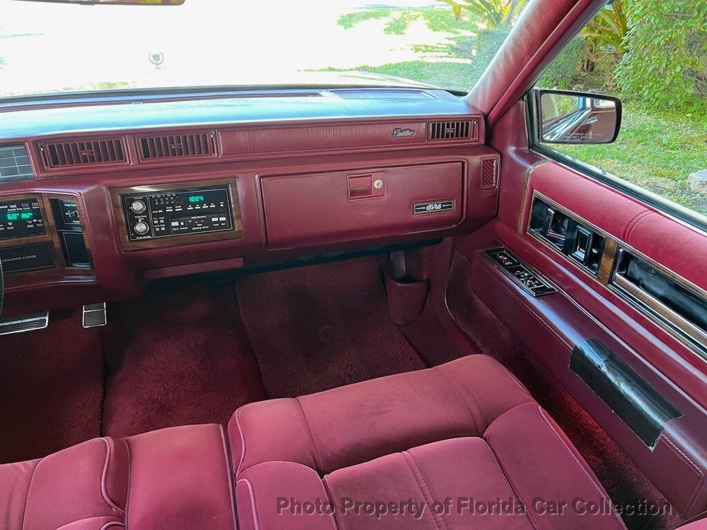 1990 Cadillac DeVille Landau Sedan Gold Edition - photo 8