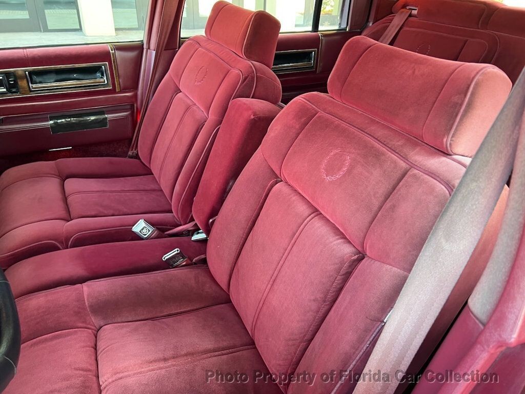 1990 Cadillac DeVille Landau Sedan Gold Edition - photo 10