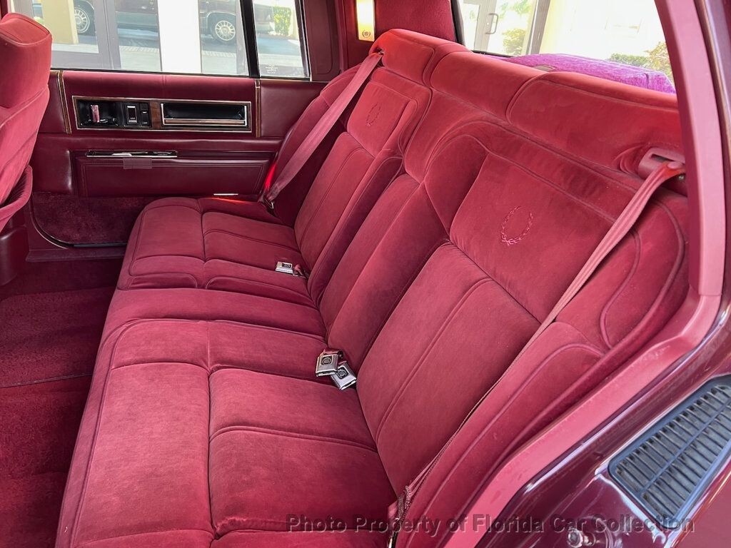 1990 Cadillac DeVille Landau Sedan Gold Edition - photo 12