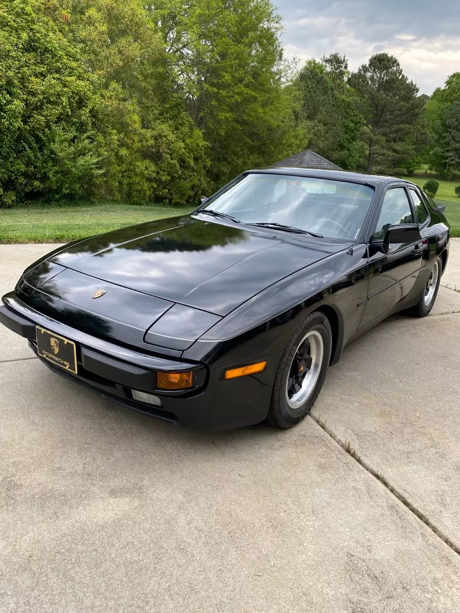 classic cars and trucks used 1985 Porsche 944