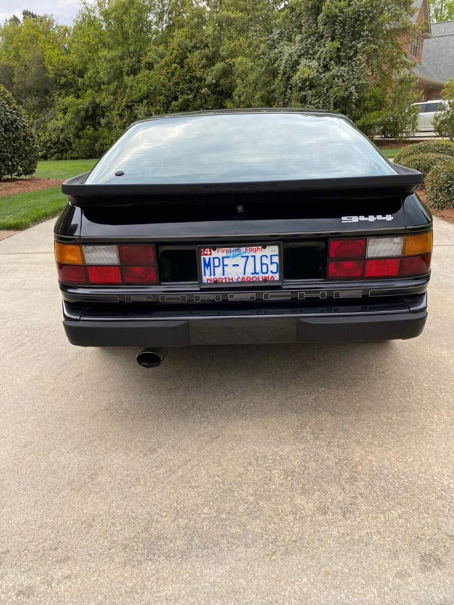 1985 Porsche 944 - photo 2