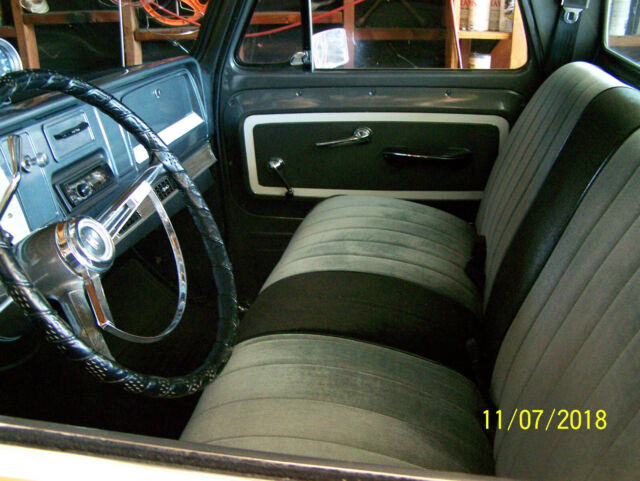 1966 Chevrolet C-10 Custom, large rear window - photo 4
