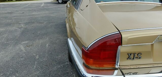 1986 Jaguar XJS Sun Roof - photo 12