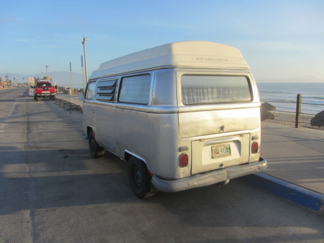 1968 Volkswagen Bus/Vanagon 2-door + sliding door & hatchback