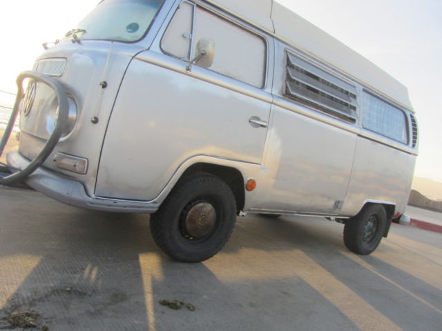 1968 Volkswagen Bus/Vanagon 2-door + sliding door & hatchback - photo 2