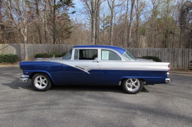 1956 Ford Fairlane Club Sedan - photo 3