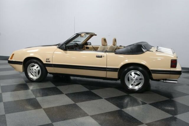 1984 Ford Mustang GT Convertible - photo 9