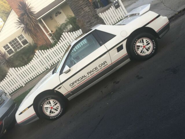 1984 Pontiac Fiero INDY 500 PACE CARE - photo 2