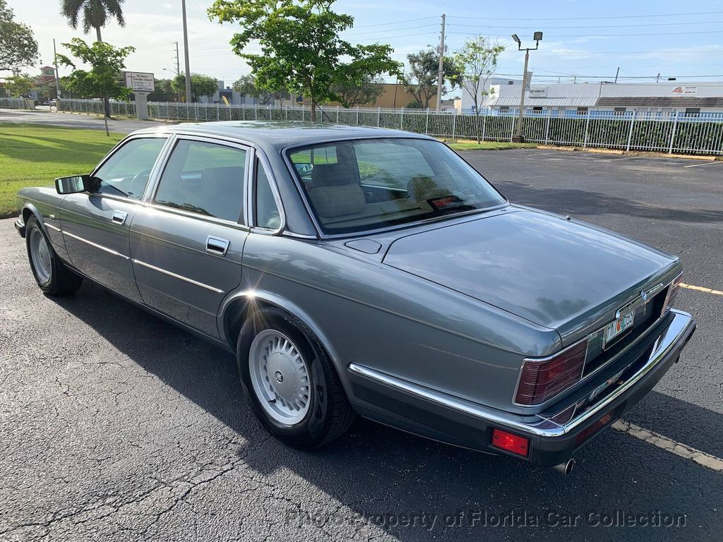 1991 Jaguar XJ6 Sovereign 4.0L Sedan - photo 3