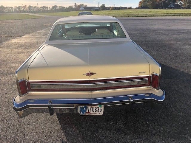 1979 Lincoln Town Car - photo 3