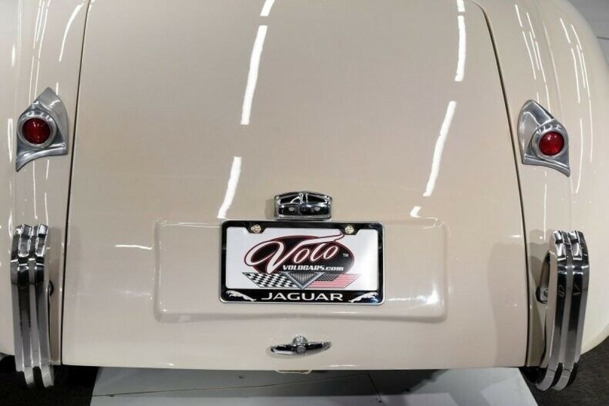 1951 Jaguar XK-120 Tribute - photo 7