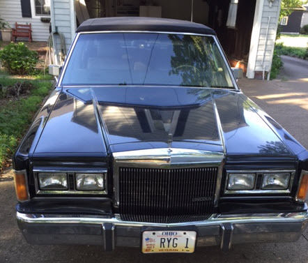 1989 Lincoln Town Car Base Sedan 4-Door