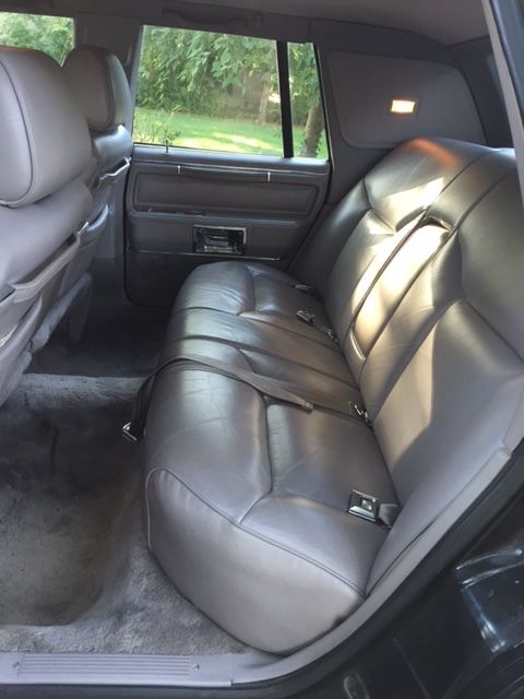 1989 Lincoln Town Car Base Sedan 4-Door - photo 7