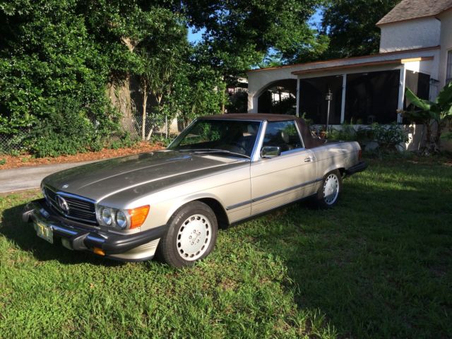 Classic Mercedes Benz Convertible 1989 Mercedes-Benz SL-Class