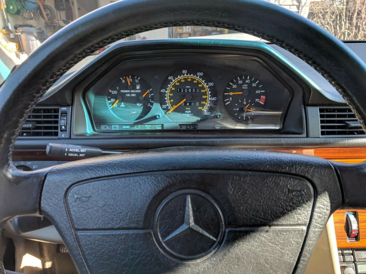 1994 Mercedes-Benz 300-Series sedan - photo 4