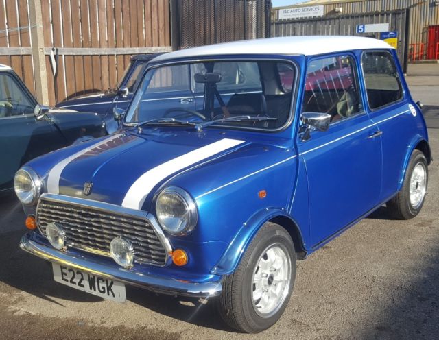 CLASSIC MINI IN BRILLIANT CONDITION. LEATHER INTERIOR. TINY MILEAGE. A DREAM MIN 1987 Mini Classic Mini