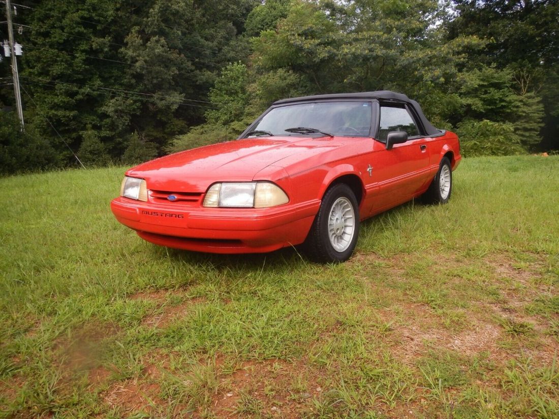CLASSIC MUSTANG CONVERTIBLE - LOW MILES & RESTORED THIS IS THE DEAL OF THE DAY! 1987 Ford Mustang
