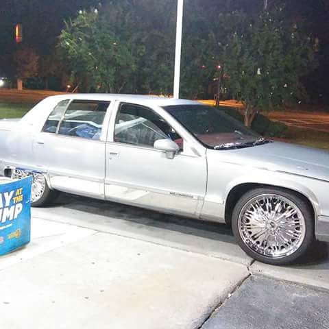 1994 Cadillac Fleetwood Brougham - photo 10