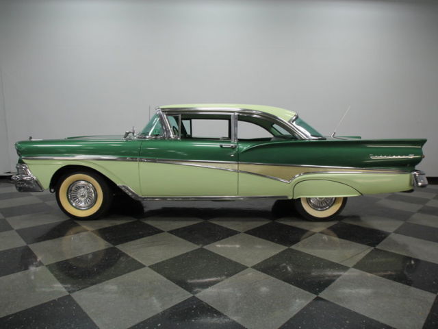 1958 Ford Fairlane 500 - photo 2