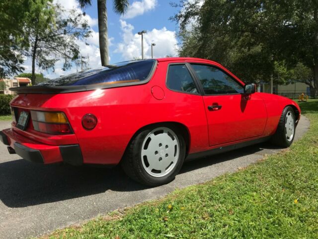 1987 Porsche 924 S - photo 2