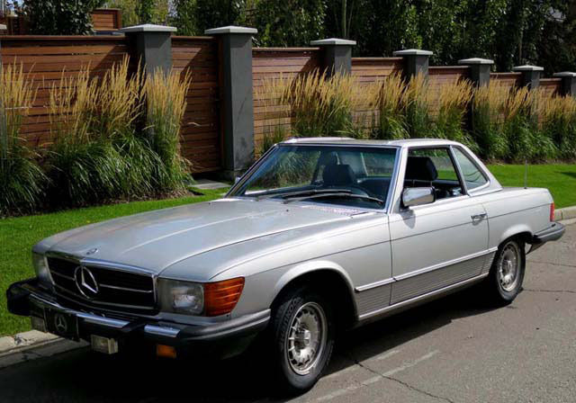 Classic silver Mercedes-Benz 380SL 1985 pristine condition sport car convertible 1985 Mercedes-Benz SL-Class 380 SL