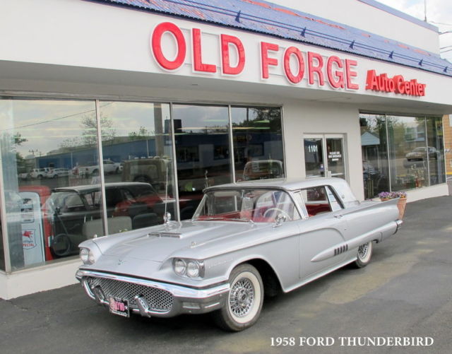 Classic square bird show winner 1958 Ford Thunderbird