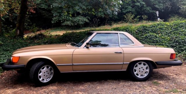 Classic Vintage 1983 Mercedez Benz 380SL Removable Hard-Top Caramel-Colored Conv 1983 Mercedes-Benz 300-Series Wood Grain