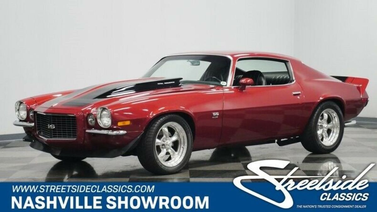 Classic vintage Big block Chevy 454 Rally Sport Split Bumper 1971 Chevrolet Camaro SS 454 Tribute